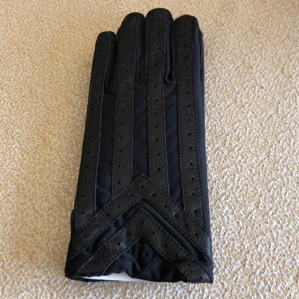 Isotoner men's black gloves